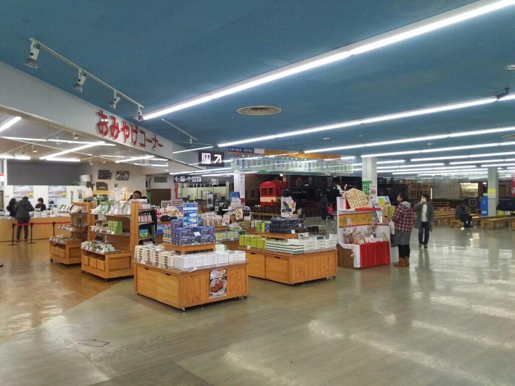 新金谷駅前の売店